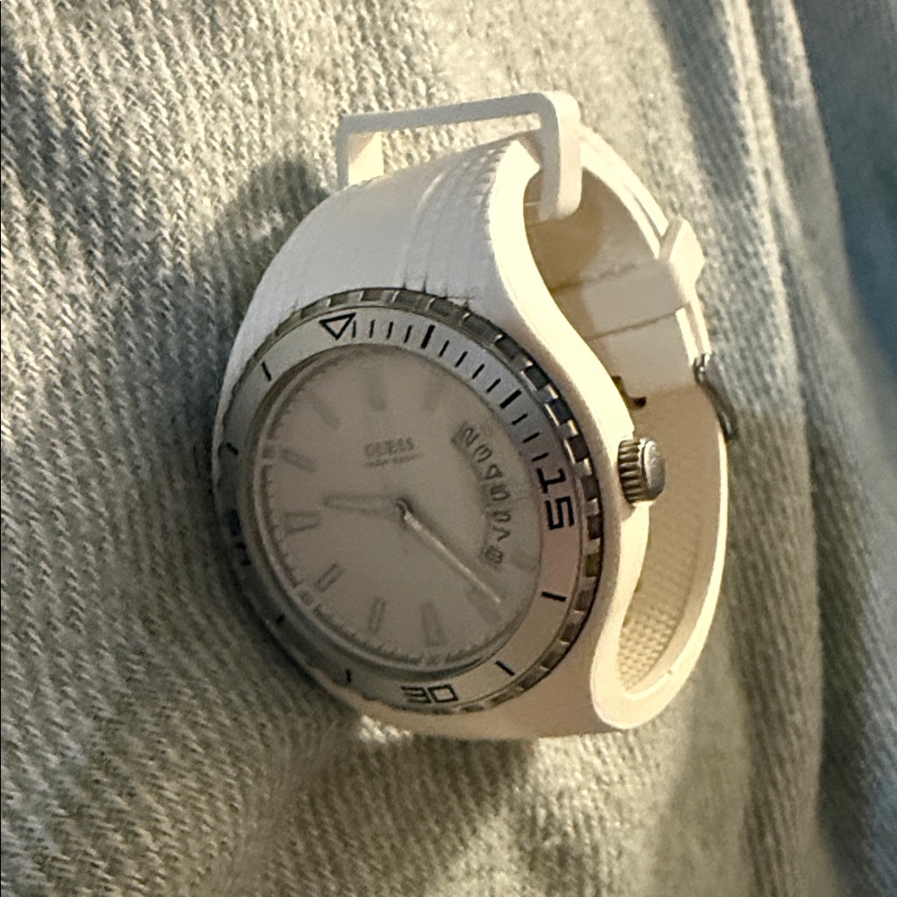 GUESS White Smartwatch Case